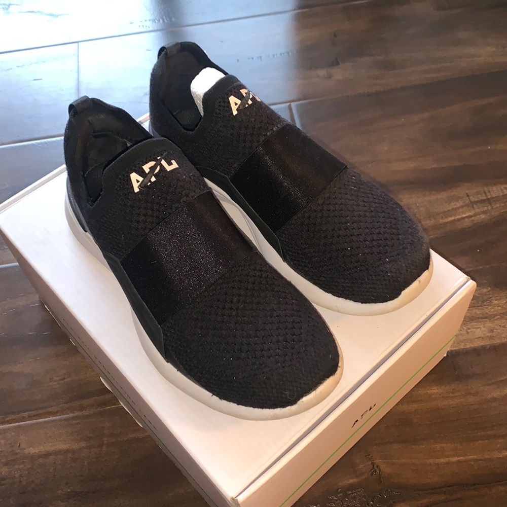 APL Techloom Bliss Women 7.5 Black/Black/White